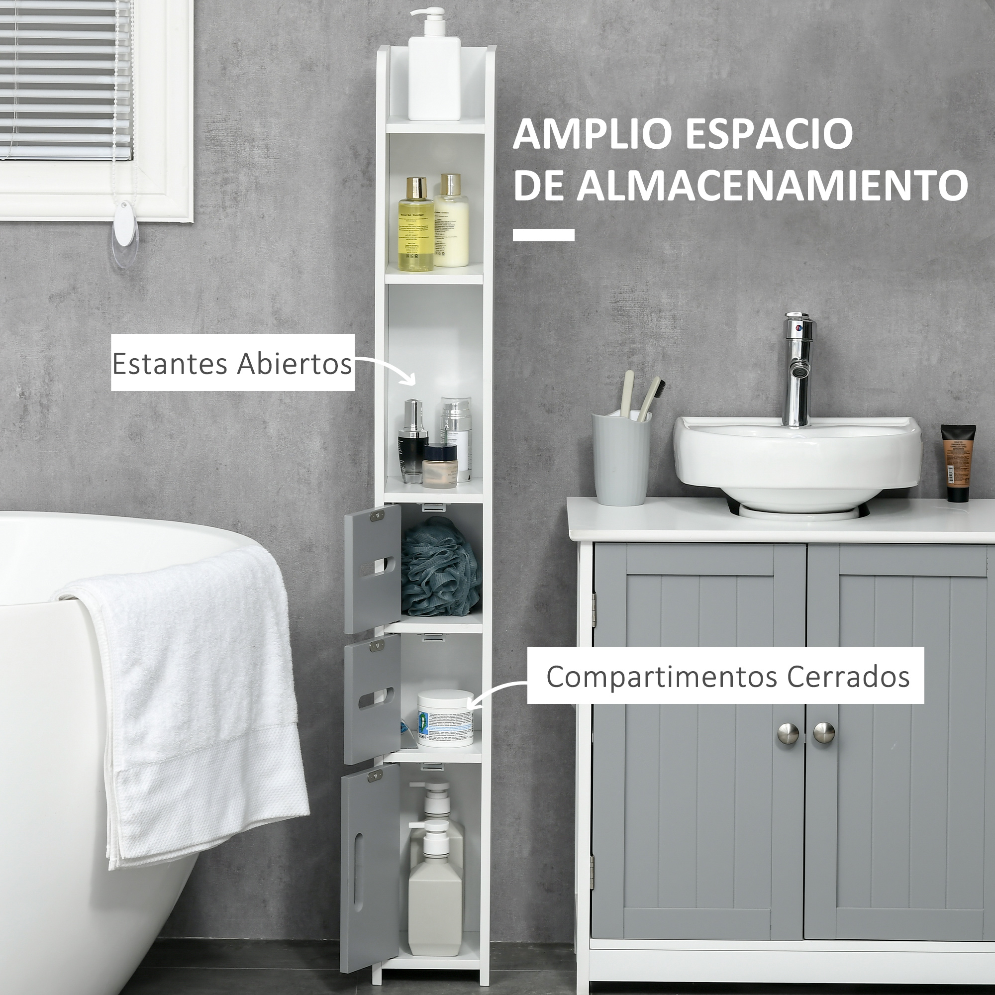 Un mueble de baño estrecho y alto con estantes abiertos y cerrados junto a una bañera.