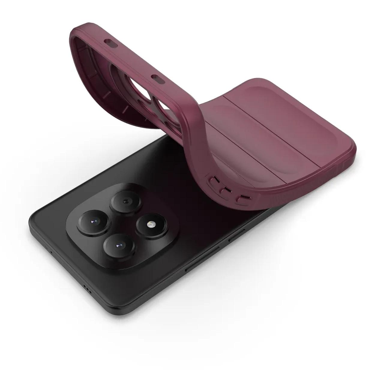 Een donkerrode telefoonhoes wordt over een zwarte smartphone met vier camera's gelegd.