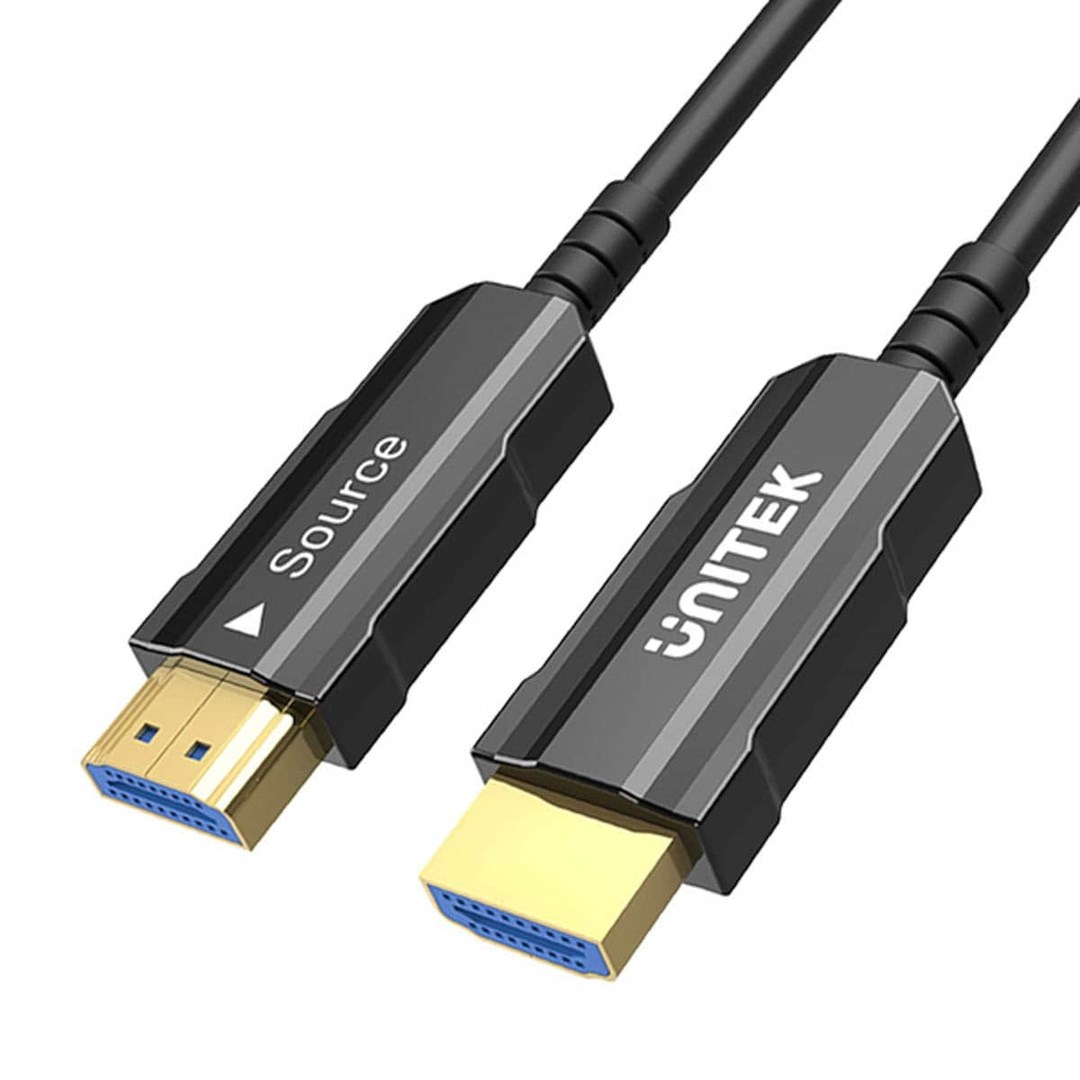 Czarny kabel HDMI ze złotymi złączami, jeden z napisem "Source".