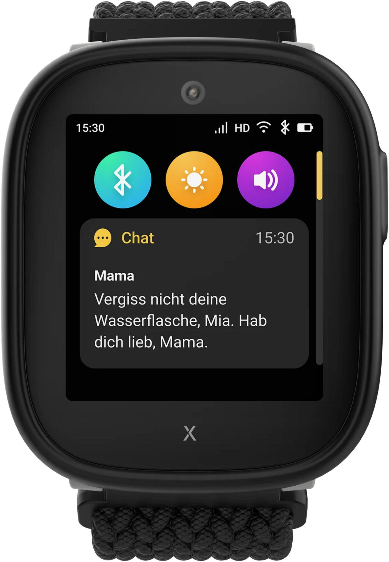 Eine schwarze Smartwatch zeigt eine Chatnachricht von Mama an Mia um 15:30.