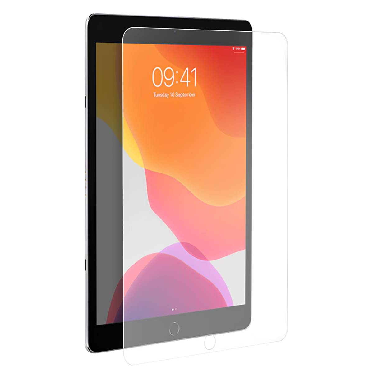 Een tablet met een screenprotector wordt getoond op een witte achtergrond.