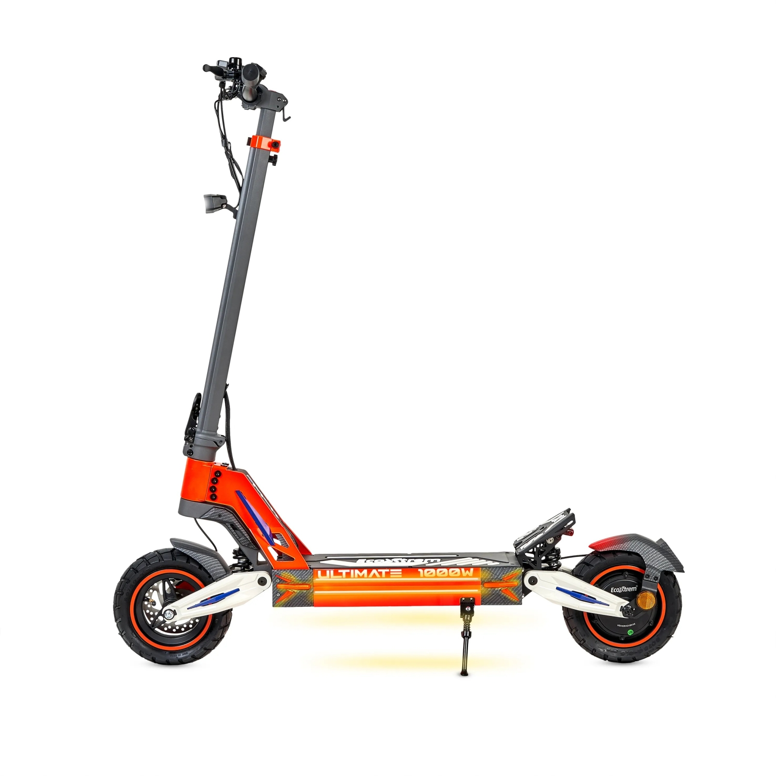 Uno scooter elettrico arancione e grigio con testo "ULTIMATE 1000W".