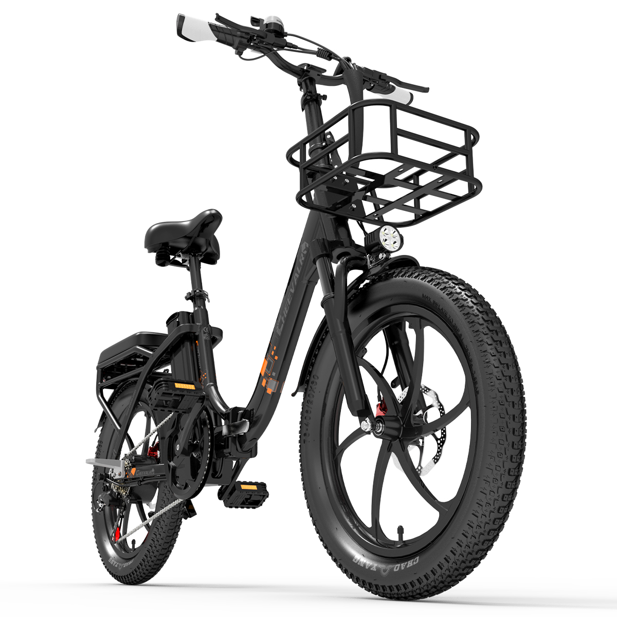 Ein schwarzes E-Bike mit dickem Reifen, Korb vorne, Gepäckträger hinten und Federgabel.