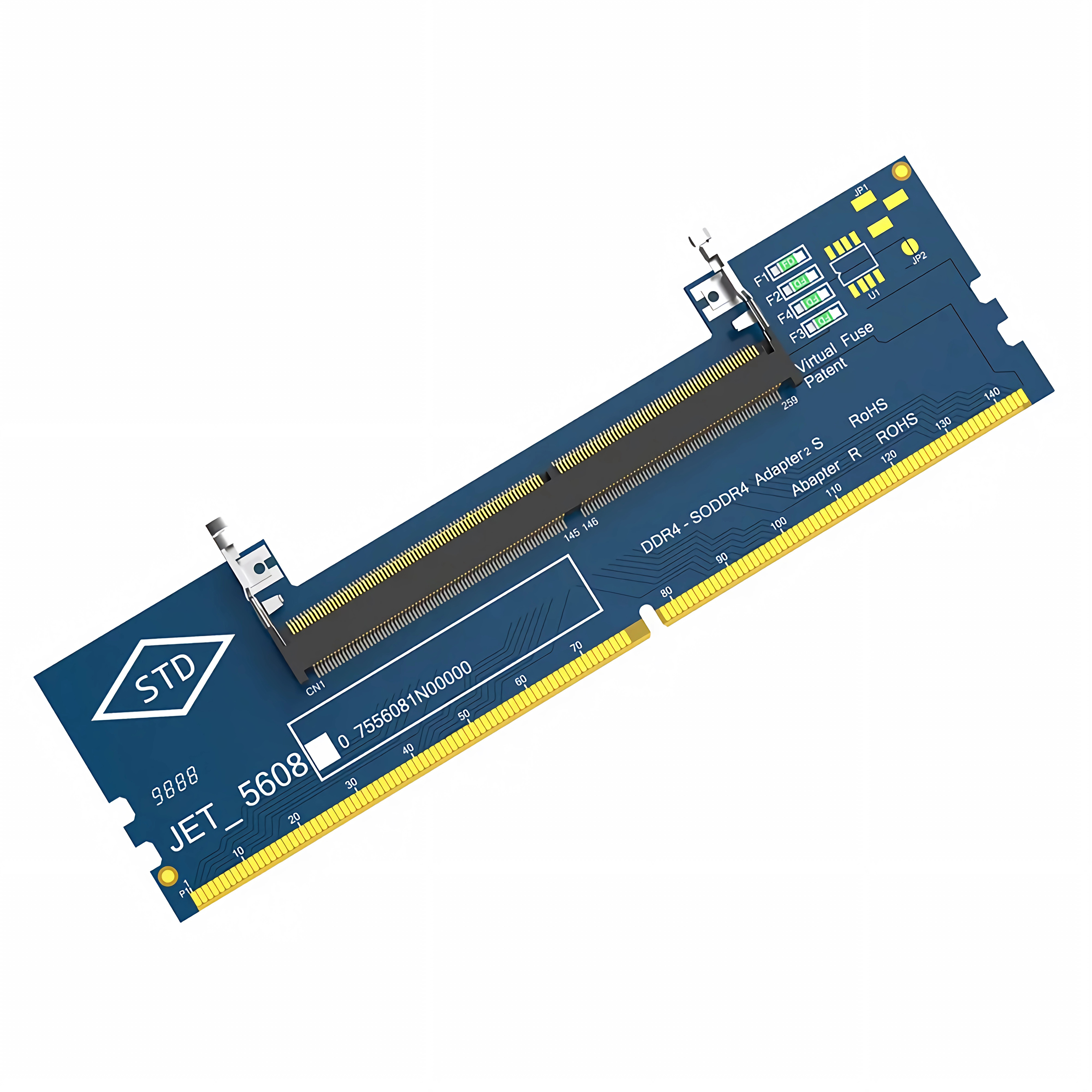 Ein blaues DDR4-SODIMM-Adapterboard mit goldenen Kontakten und Beschriftungen.