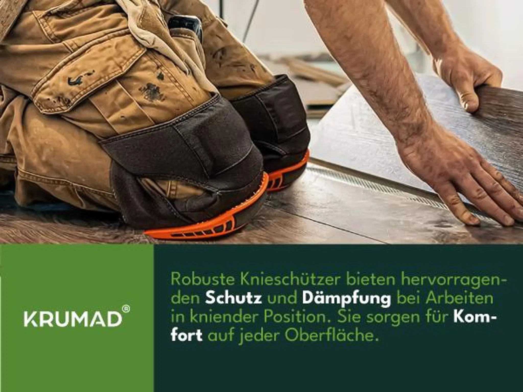 Mann mit Knieschützern verlegt Bodenbelag. KRUMAD Logo.