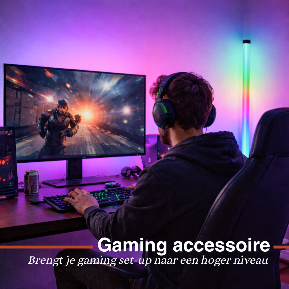 Mann spielt Videospiel mit Kopfhörern, beleuchtet von RGB-Licht.