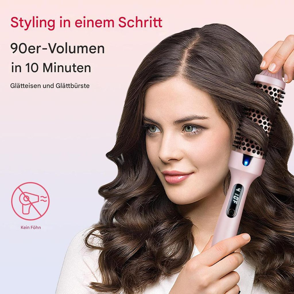 Eine Frau stylt ihr Haar mit einer rosa Glättbürste, die 410F anzeigt.