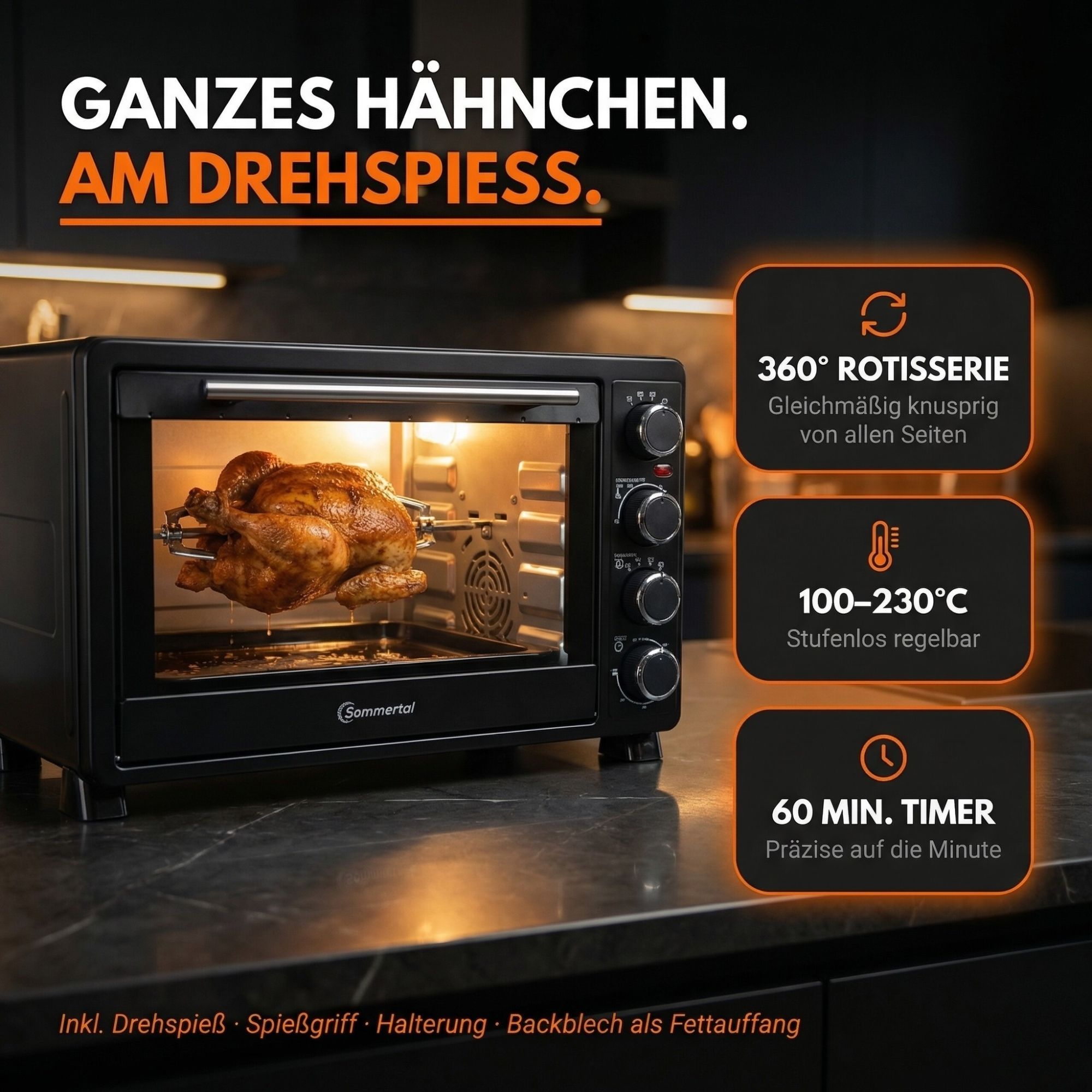 Ein ganzes Hähnchen gart in einem schwarzen Ofen auf einem Drehspieß.