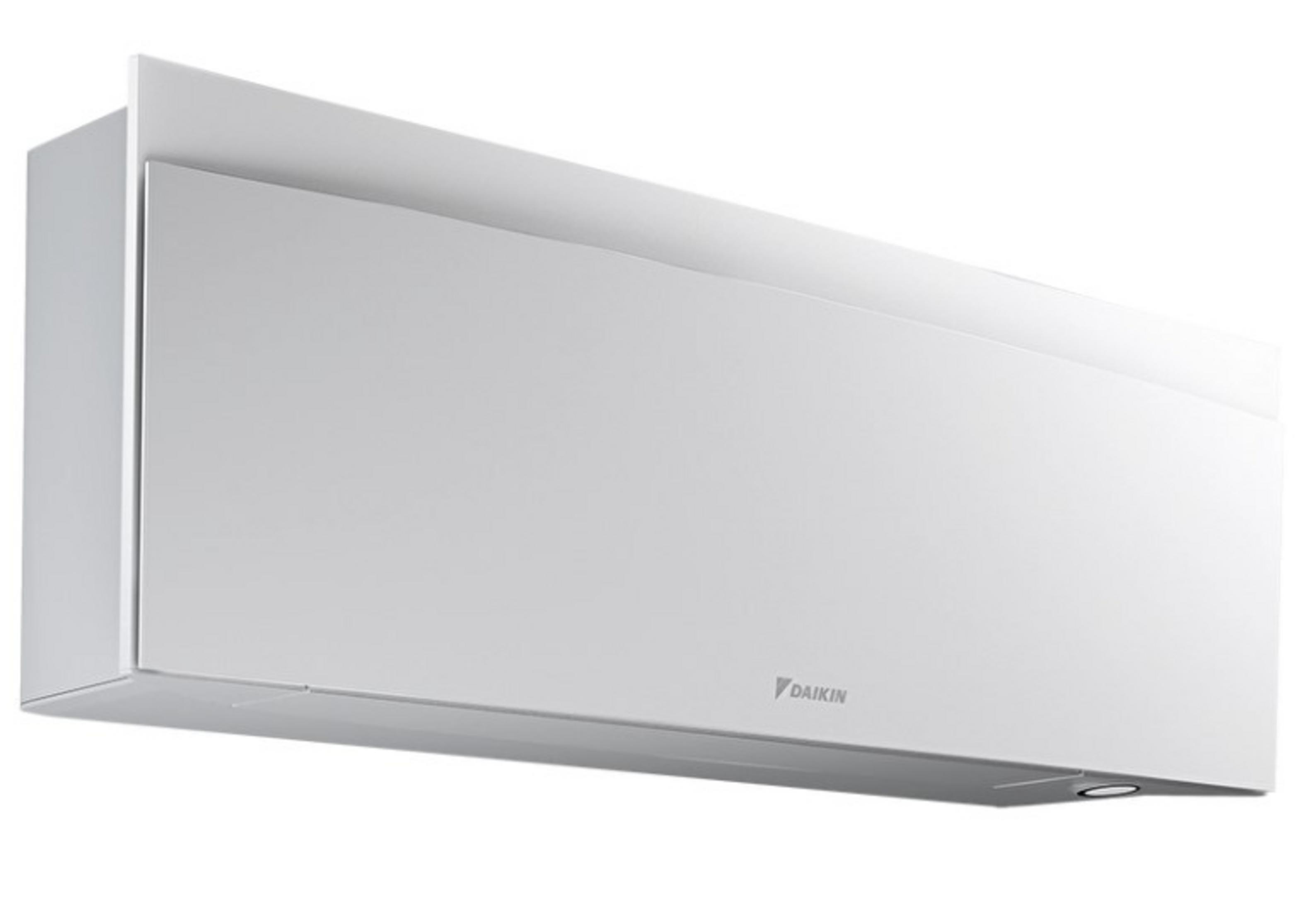 Modern tasarımlı beyaz Daikin klima duvara monte edilmiş.
