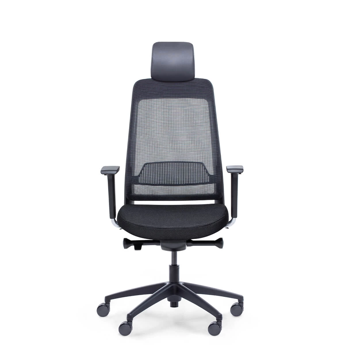 Czarny fotel biurowy z siatkowym oparciem i regulowanym zagłówkiem.