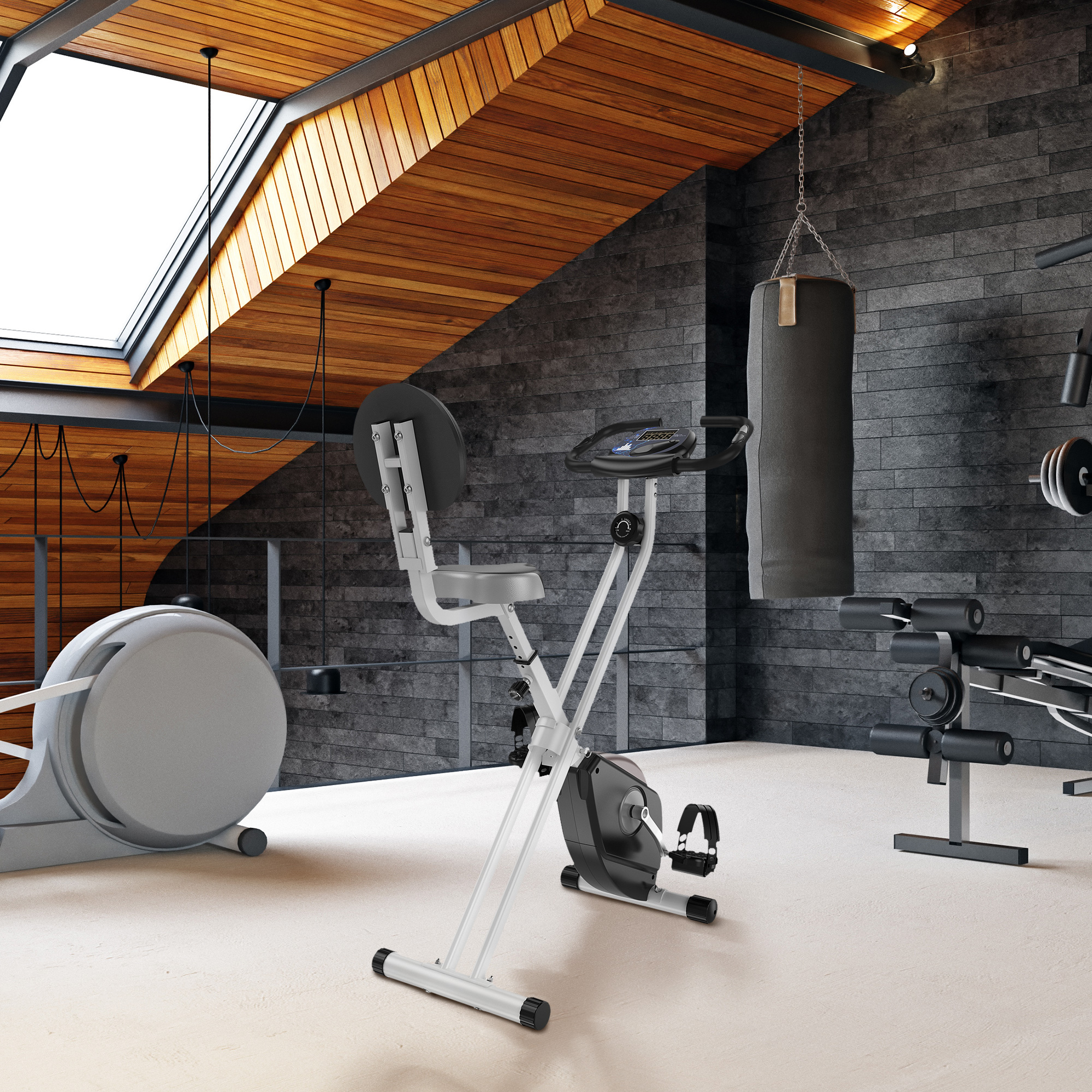 Ein Fitnessraum mit einem Laufband, Heimtrainer, Sandsack und Hantelbank.