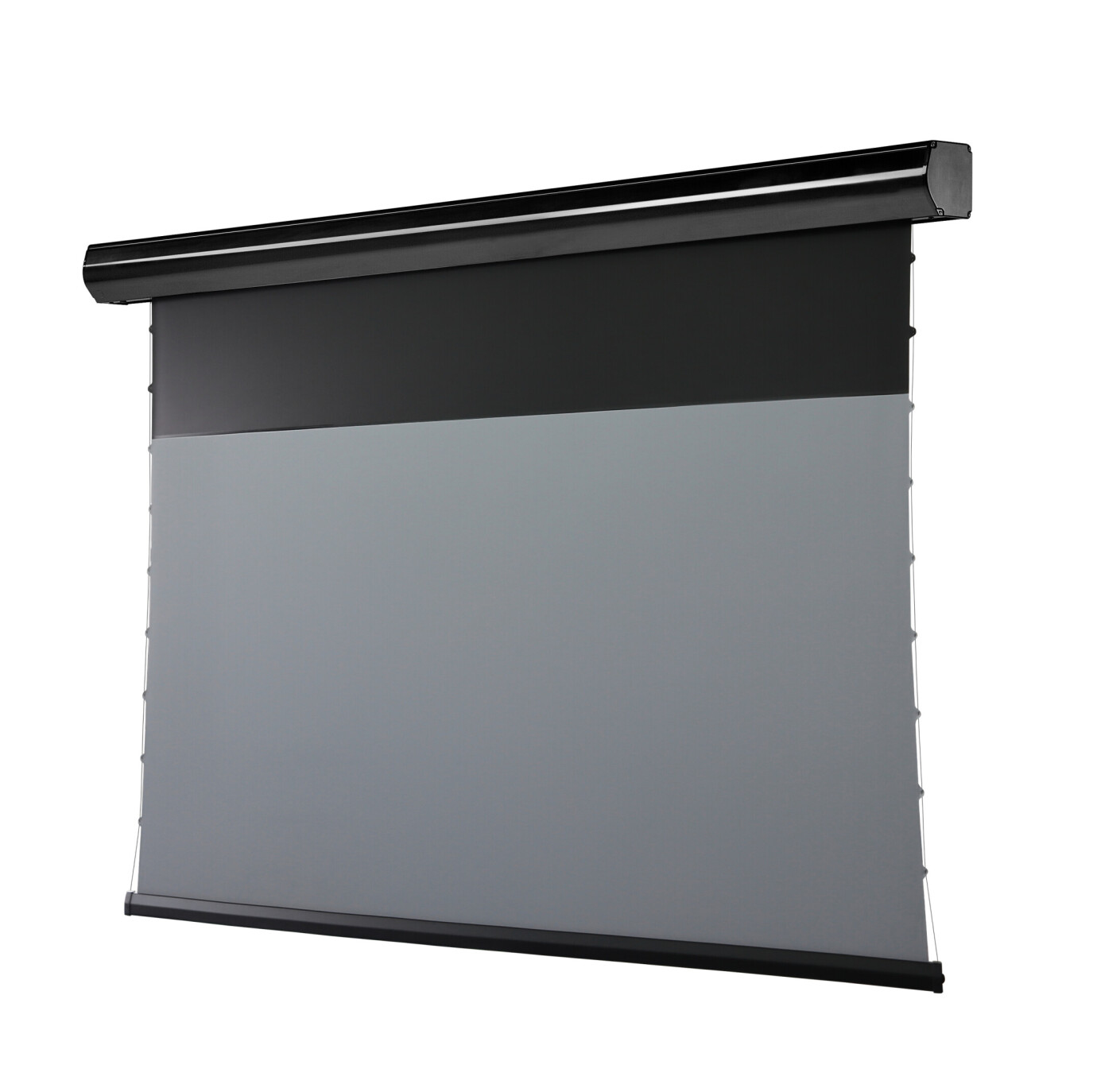 Eine graue Leinwand mit schwarzem Gehäuse, die auf weißem Hintergrund heruntergelassen wird.