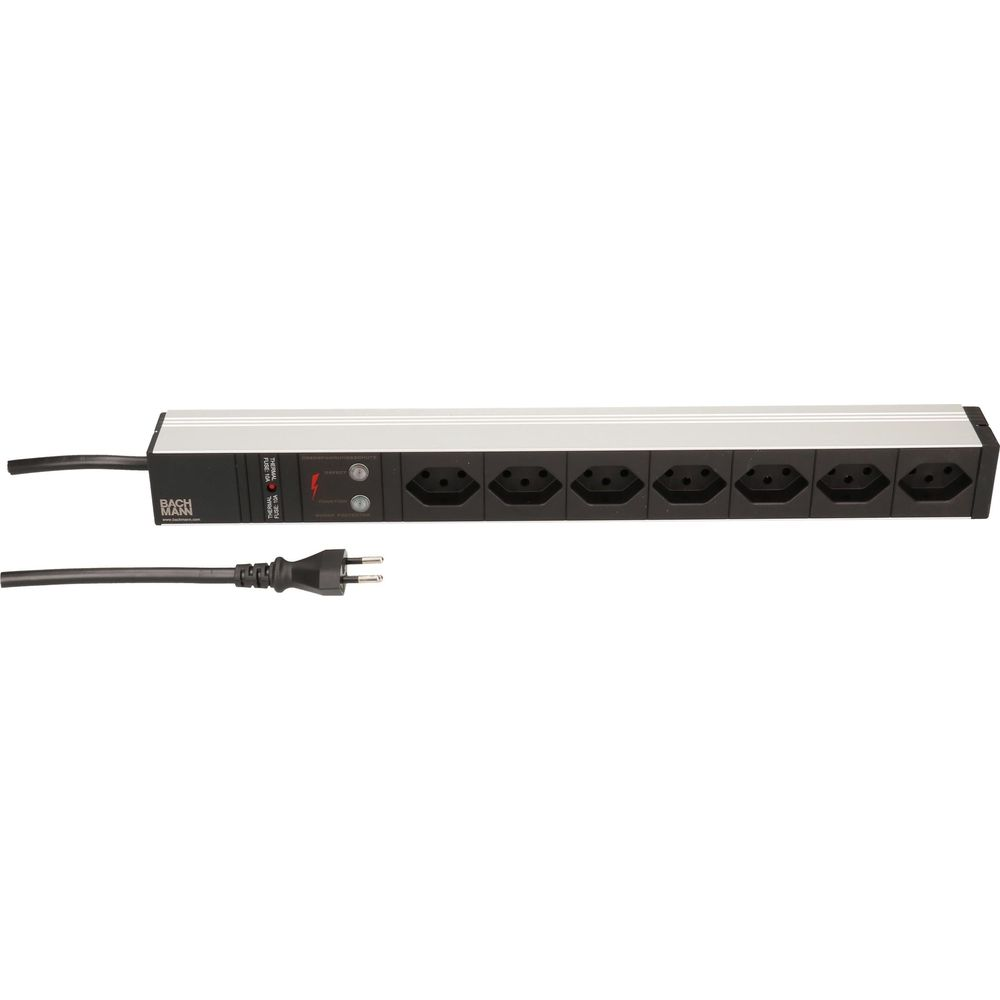 Ein silbernes Mehrfachsteckdosenleiste mit acht Steckplätzen und einem Stecker.