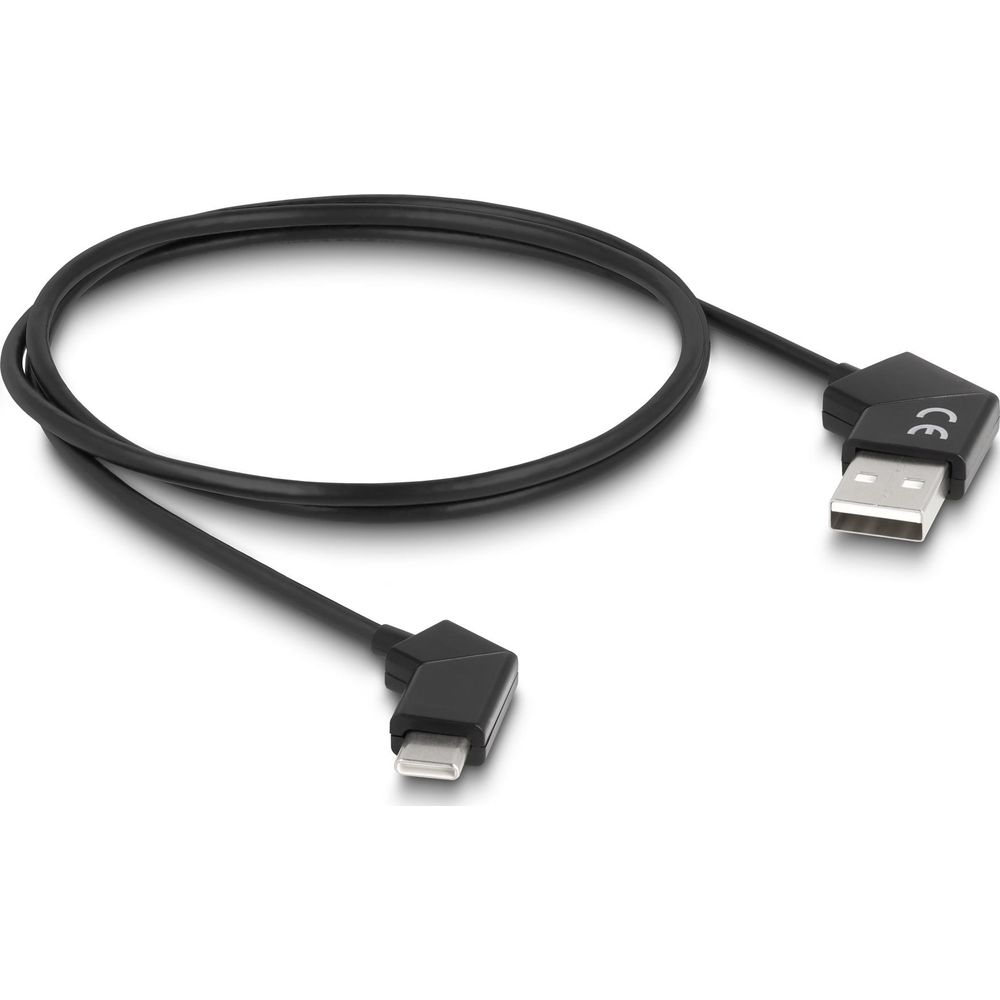 Ein schwarzes USB-Kabel mit gewinkelten Anschlüssen auf beiden Seiten.