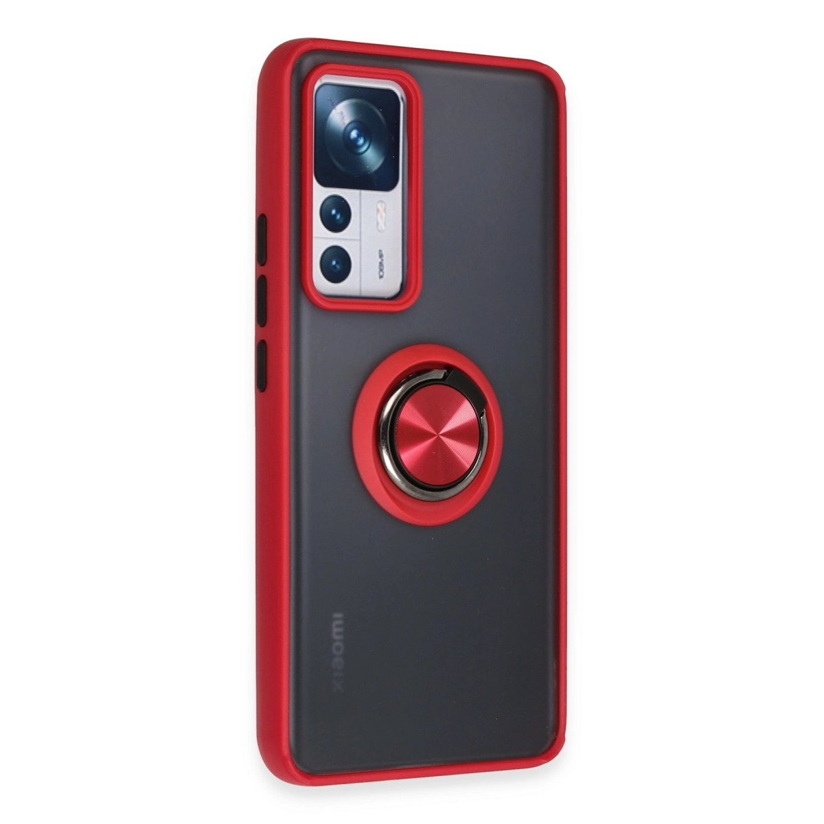 Kırmızı kenarlı ve halka tutuculu siyah telefon kılıfı.