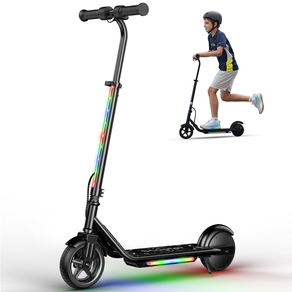 Uno scooter elettrico nero con luci colorate, guidato da un ragazzo.