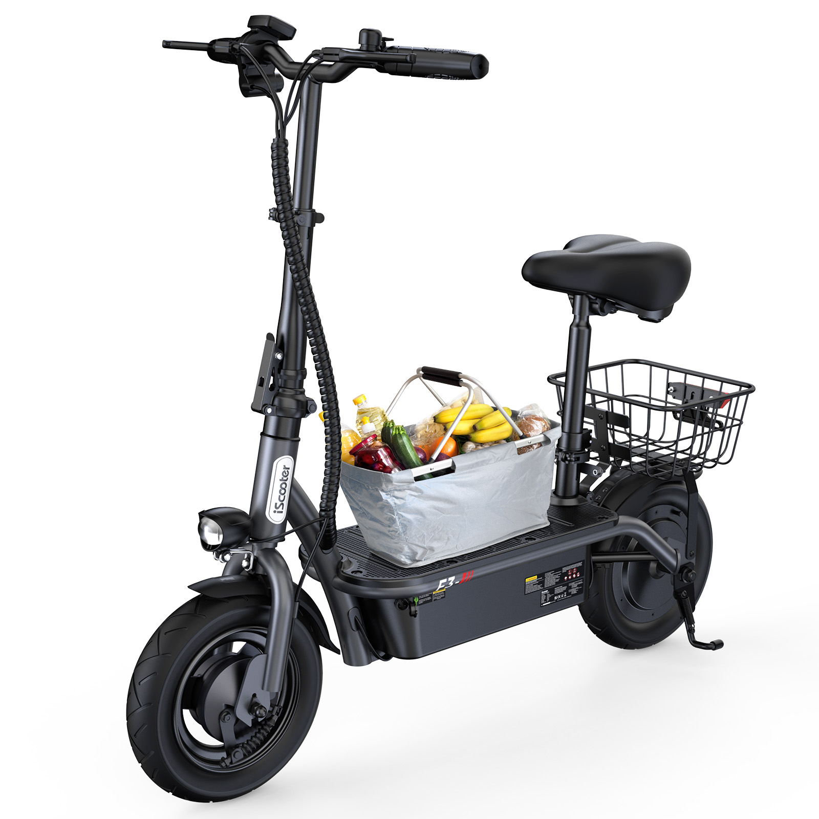 Monopattino elettrico nero con borsa della spesa piena di cibo e cestino posteriore.