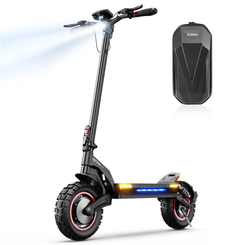 Monopattino elettrico nero con luci illuminate e una borsa portaoggetti accanto.