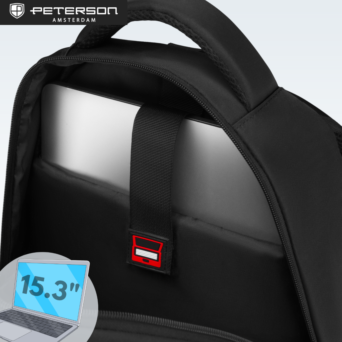 Czarny plecak z przegrodą na laptopa 15,3" i logo Peterson.