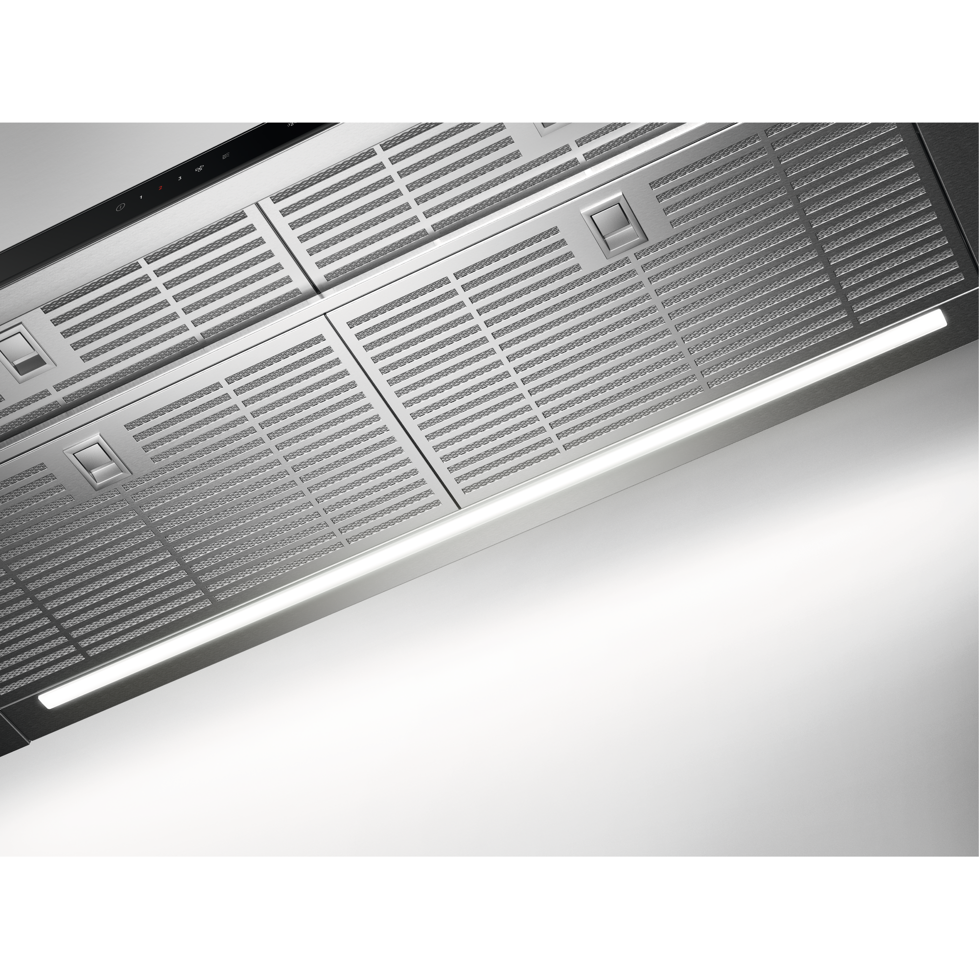 Cappa aspirante in acciaio inox con illuminazione e pannello.