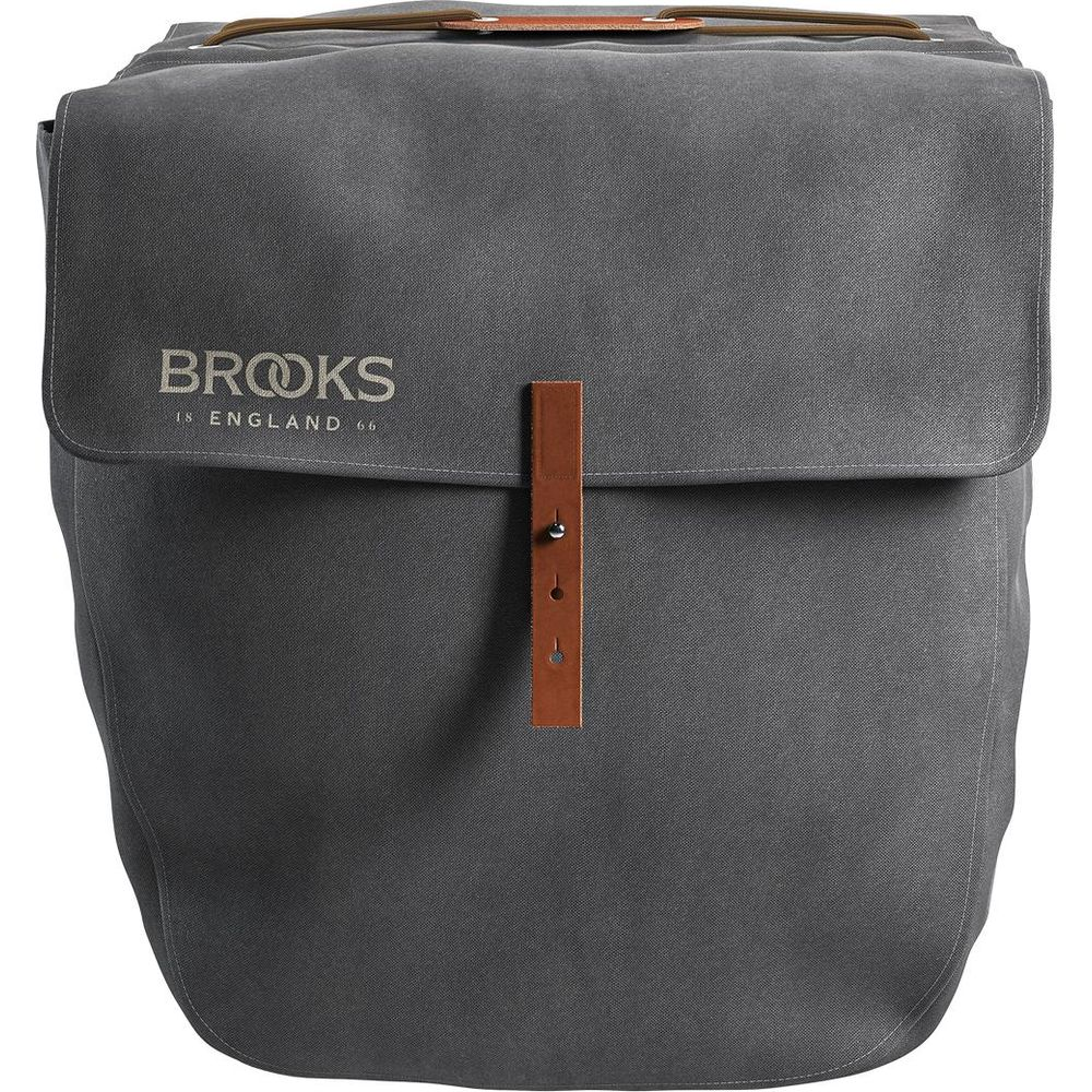 Graue Brooks Fahrradtasche mit Lederriemen und silbernen Nieten.