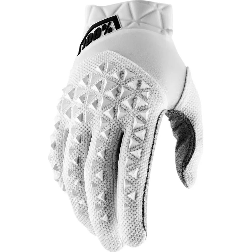 Weißer Handschuh mit 3D-Dreieck-Textur und schwarzem Logo.