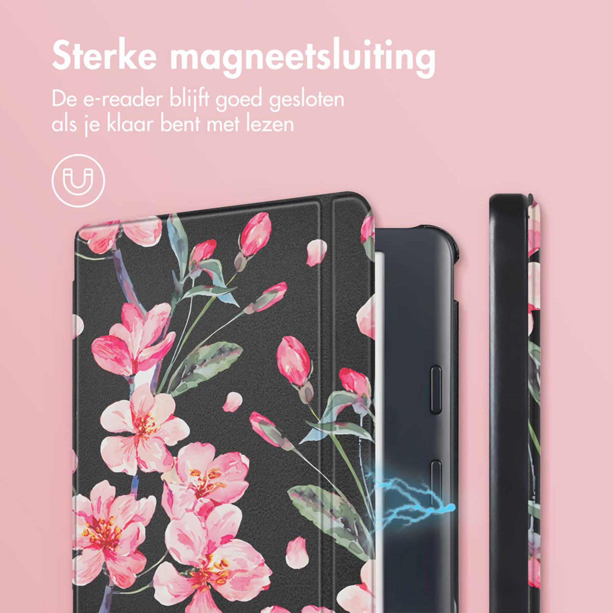 Zwarte e-reader hoes met roze bloemenprint en magnetisch sluitingsicoon.