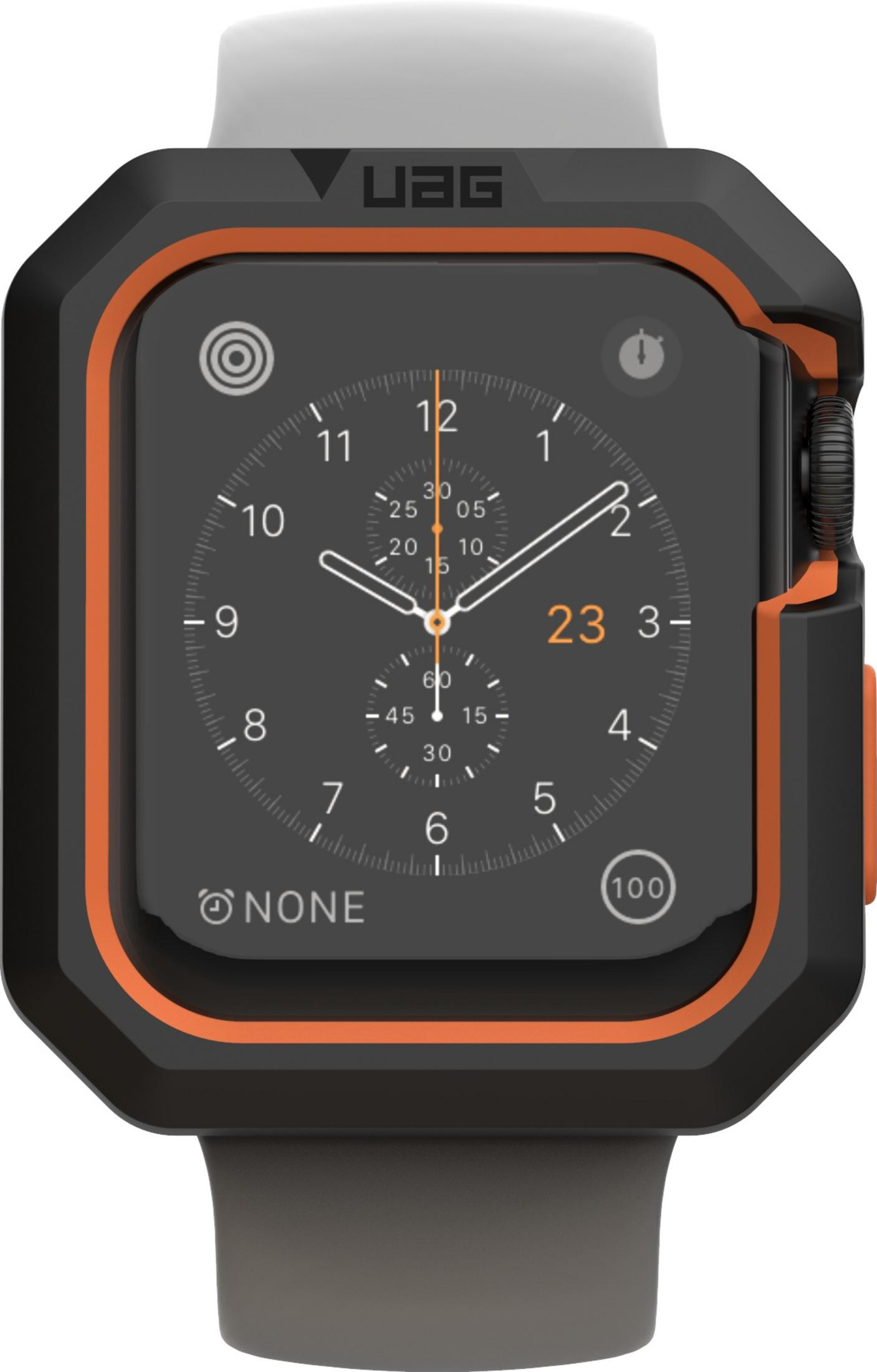 Wytrzymały smartwatch w czarno-pomarańczowej obudowie z szarym paskiem pokazuje czas.