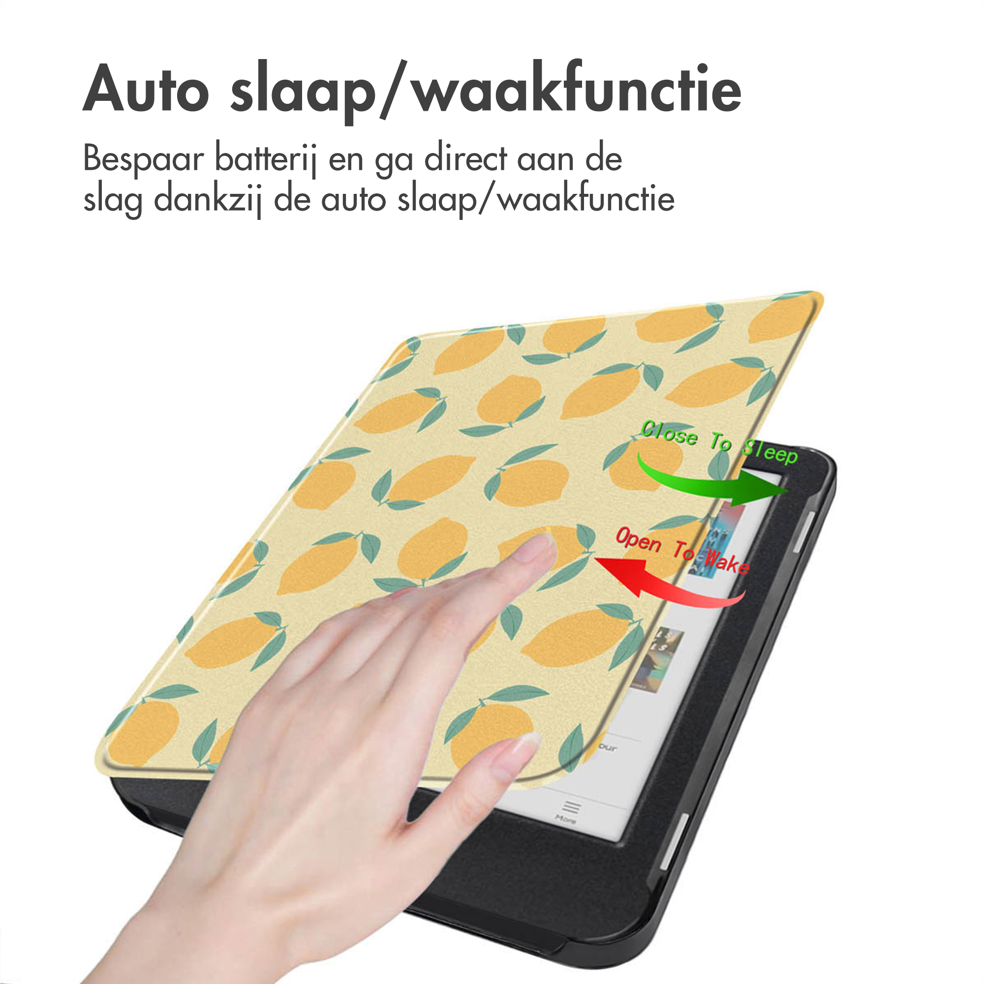 Een e-reader met een gele hoes met citroenprint. Een hand opent deze.