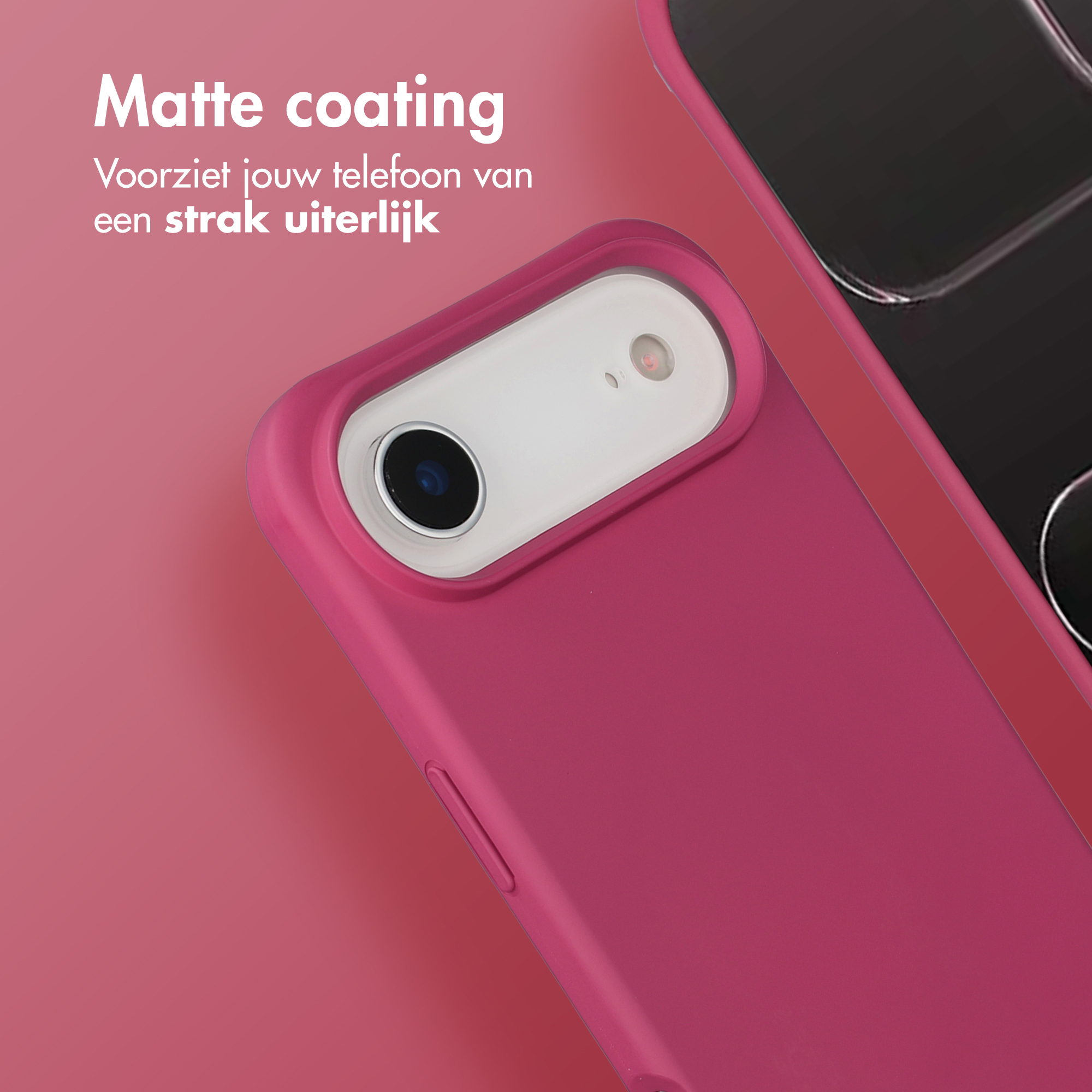 Close-up van een matte, roze telefoonhoes met cameramodule.