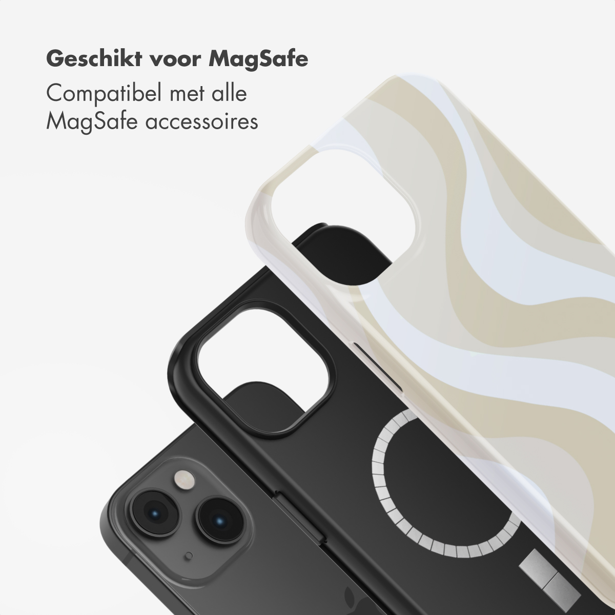 Due custodie iPhone: una nera con anello MagSafe, una panna con motivo a onde.