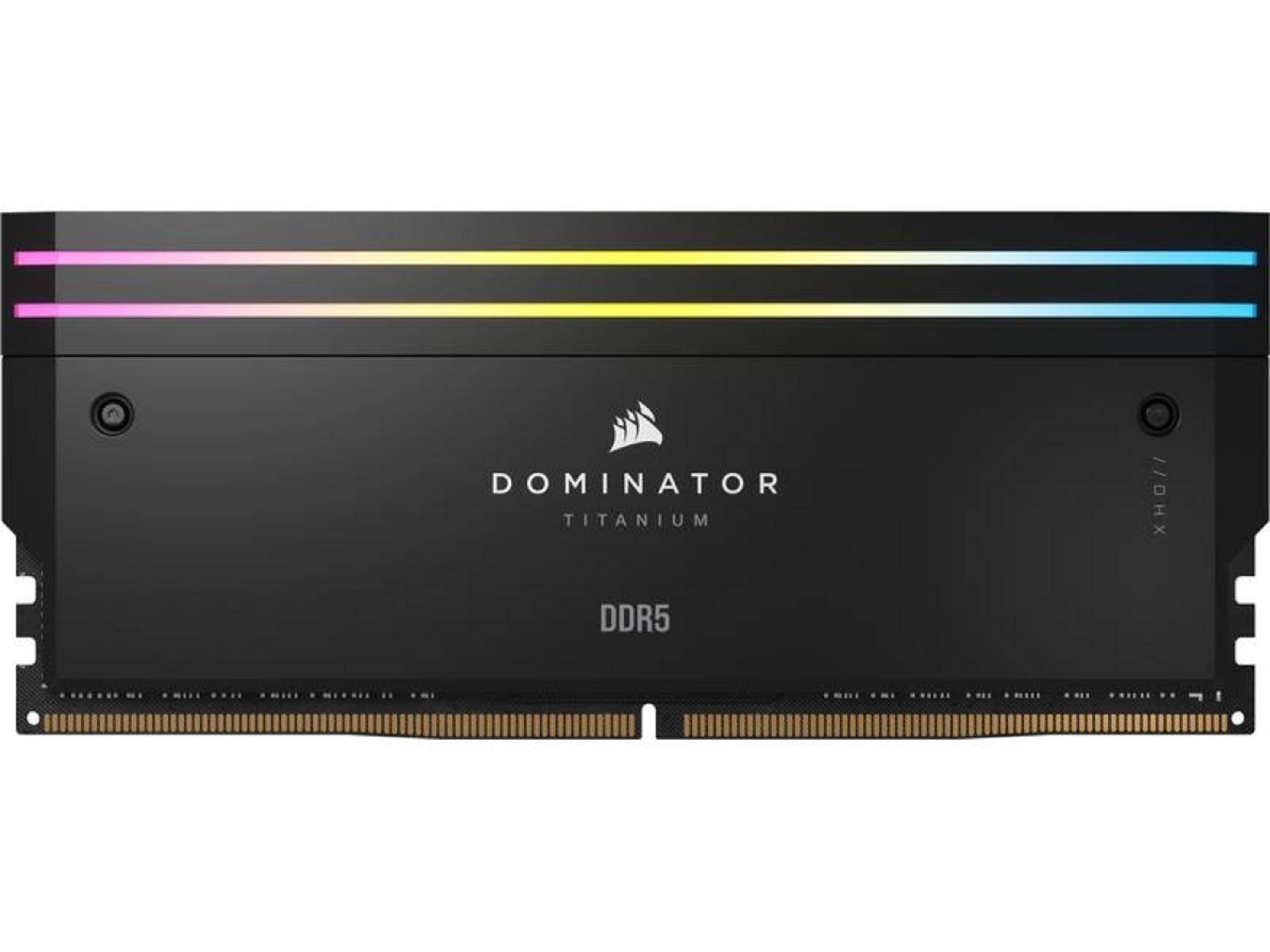Czarny moduł RAM Corsair Dominator Titanium DDR5 z podświetleniem RGB.