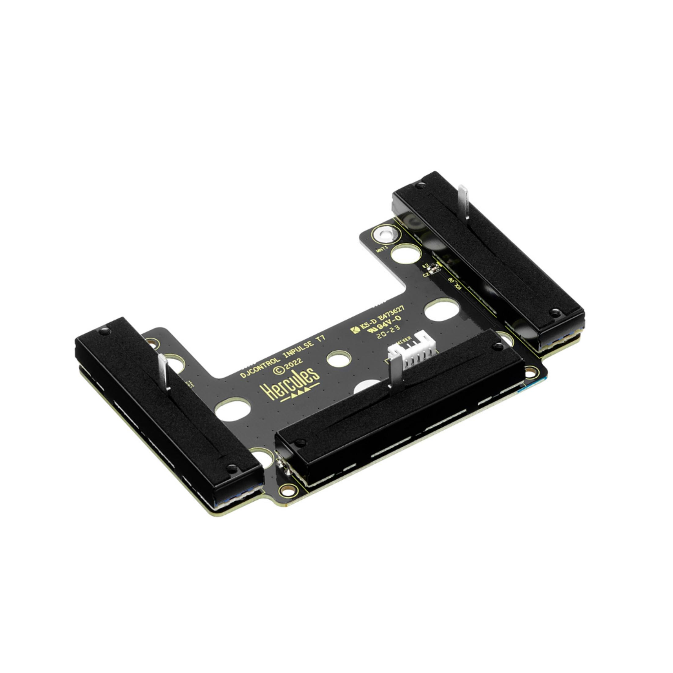 Placa de circuito DJControl Inpulse T7 con dos deslizadores negros y un conector blanco.