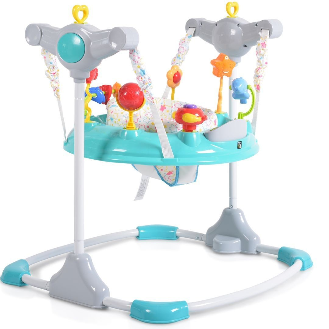 Ein türkisfarbener Baby-Jumper mit Spielzeug und einem gepolsterten Sitz.