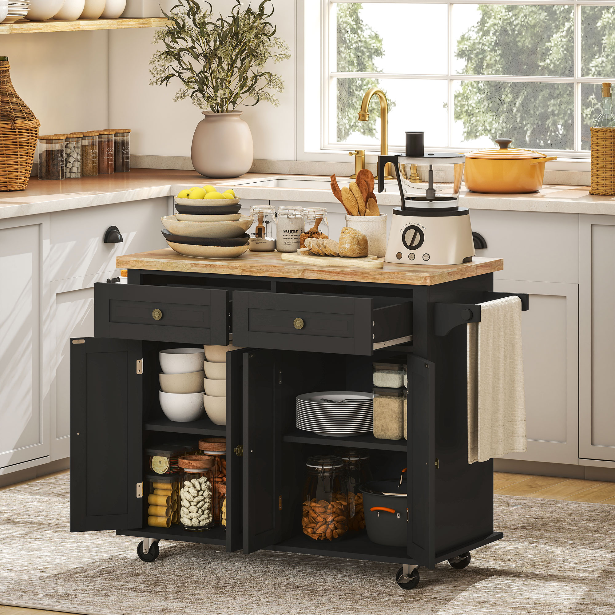 Carrito de cocina negro con tapa de madera, lleno de platos y despensa.