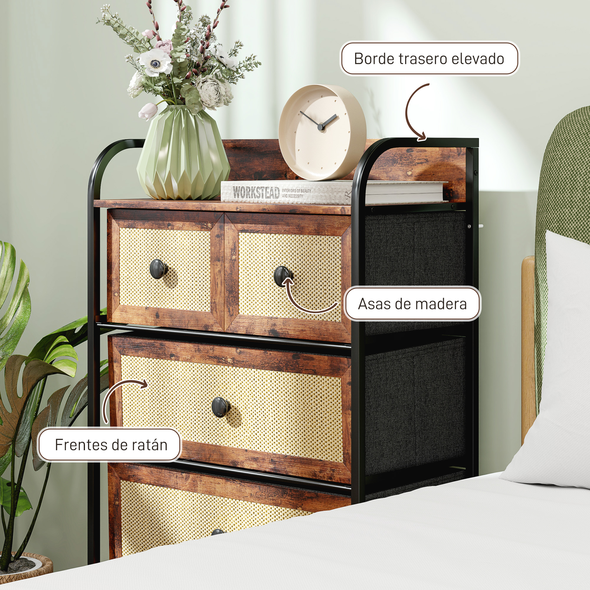 Cómoda de madera con frentes de ratán, jarrón, reloj y libros.