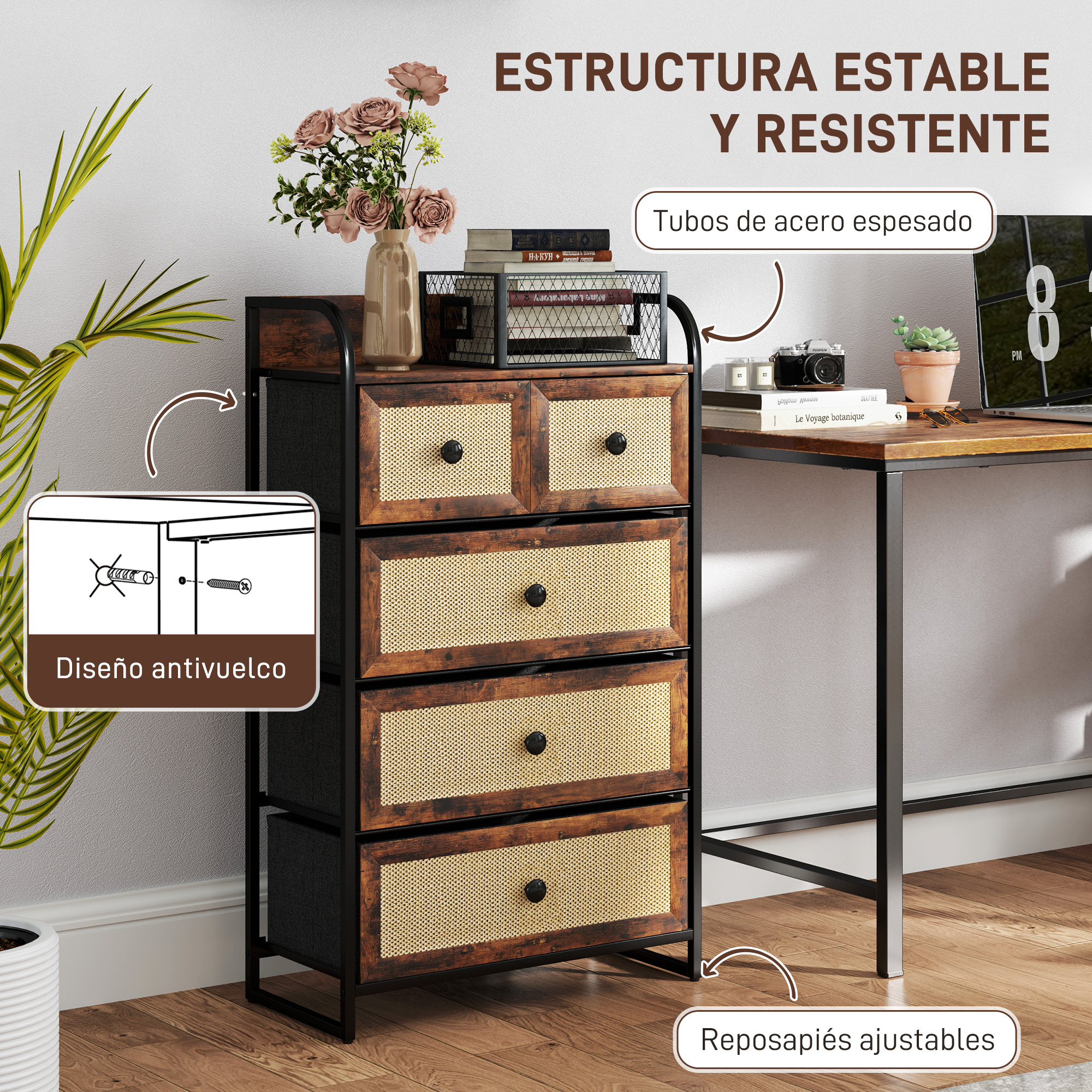 Cómoda con acabado de madera, inserciones de ratán y marco metálico.