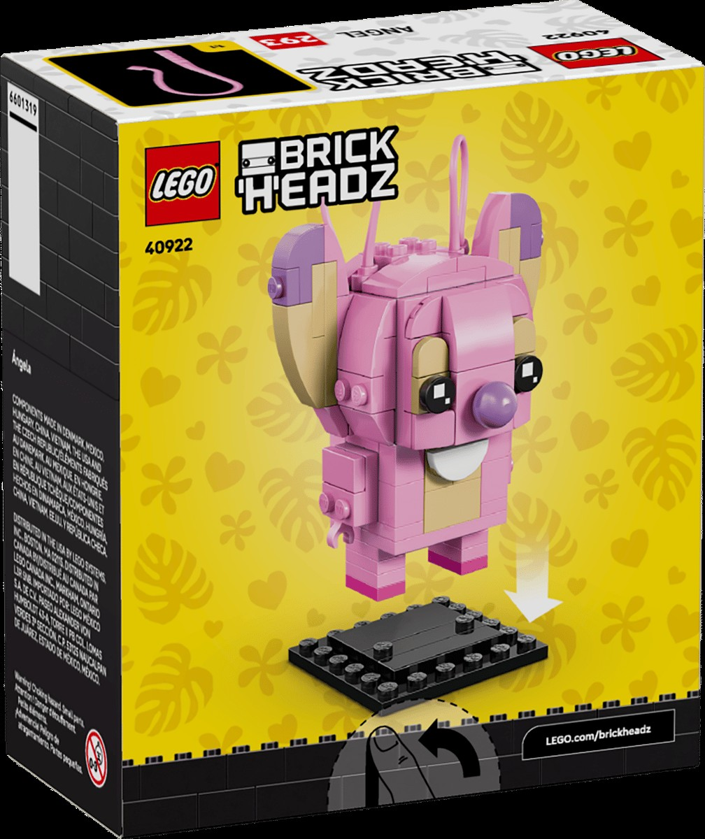 Siyah bir tabanda pembe Lego Stitch figürü.