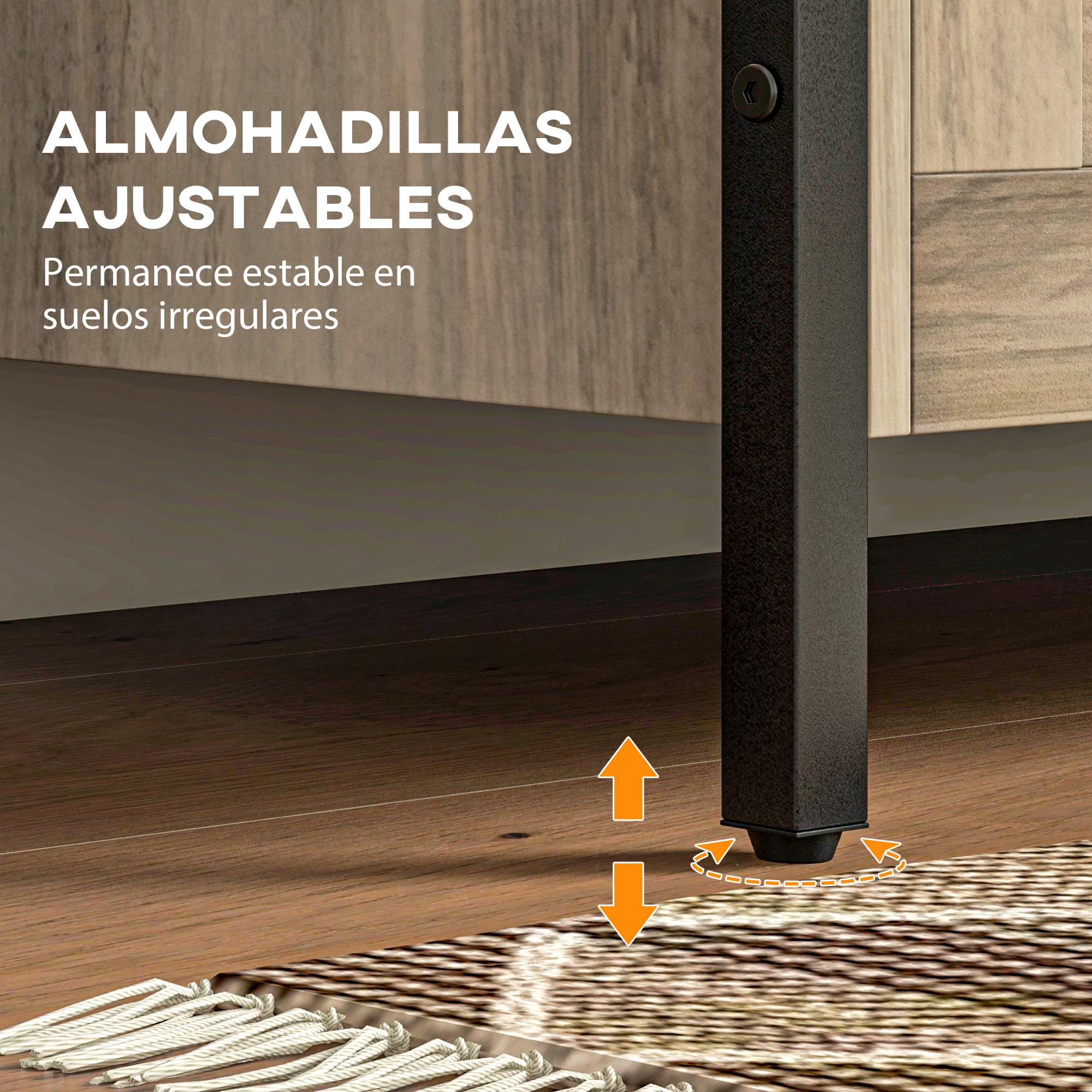 Pie negro ajustable en pata de mesa de metal oscuro sobre suelo de madera y alfombra.