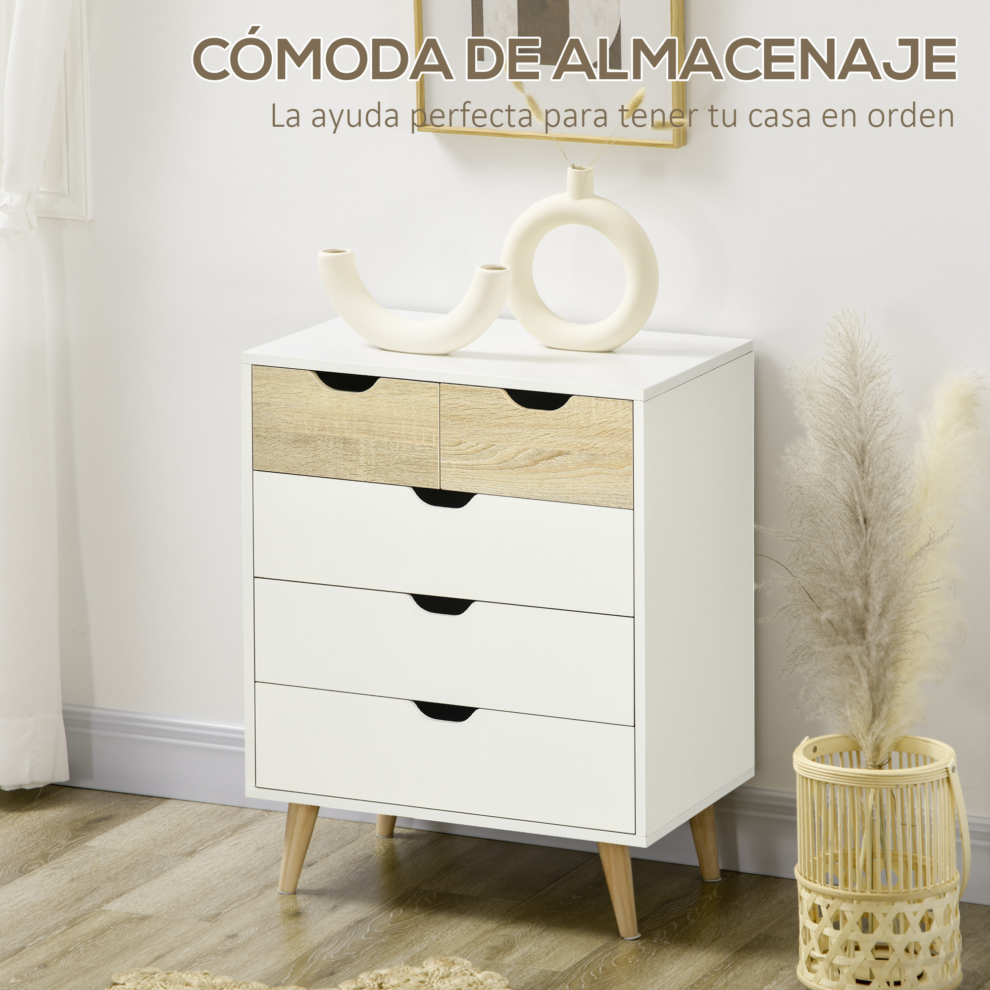Una cómoda blanca con detalles de madera y jarrones decorativos sobre suelo de madera.