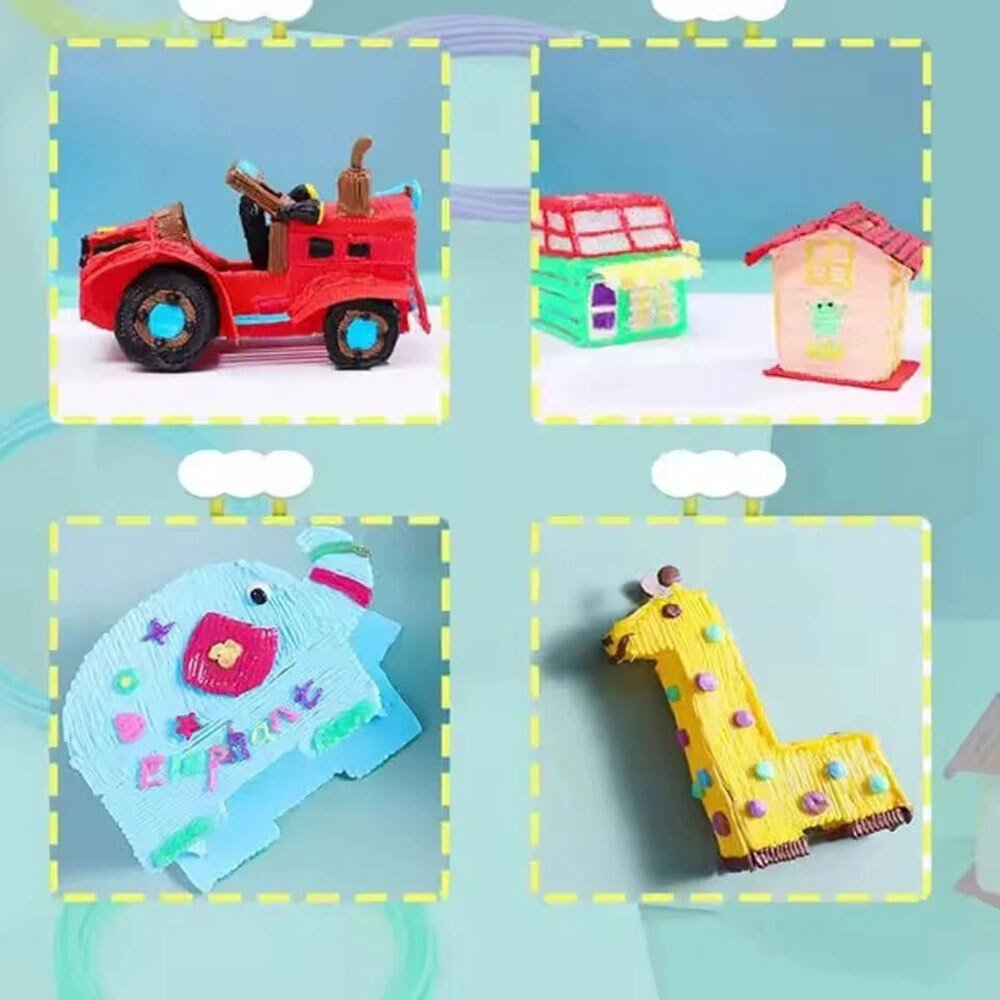 Quattro oggetti stampati in 3D: auto rossa, casa, elefante e giraffa su sfondo blu.