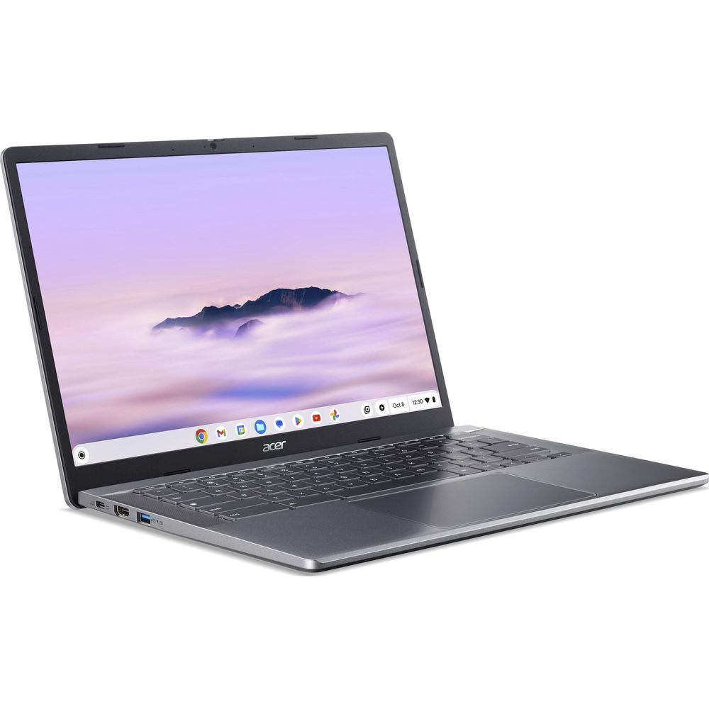 Un laptop Acer argentato aperto con uno sfondo panoramico sullo schermo.