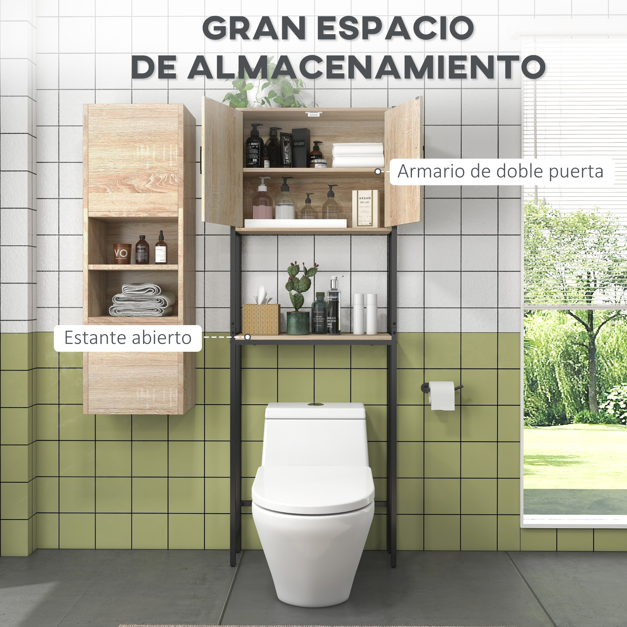 Un baño con inodoro, estante abierto, mueble de pared y ventana.