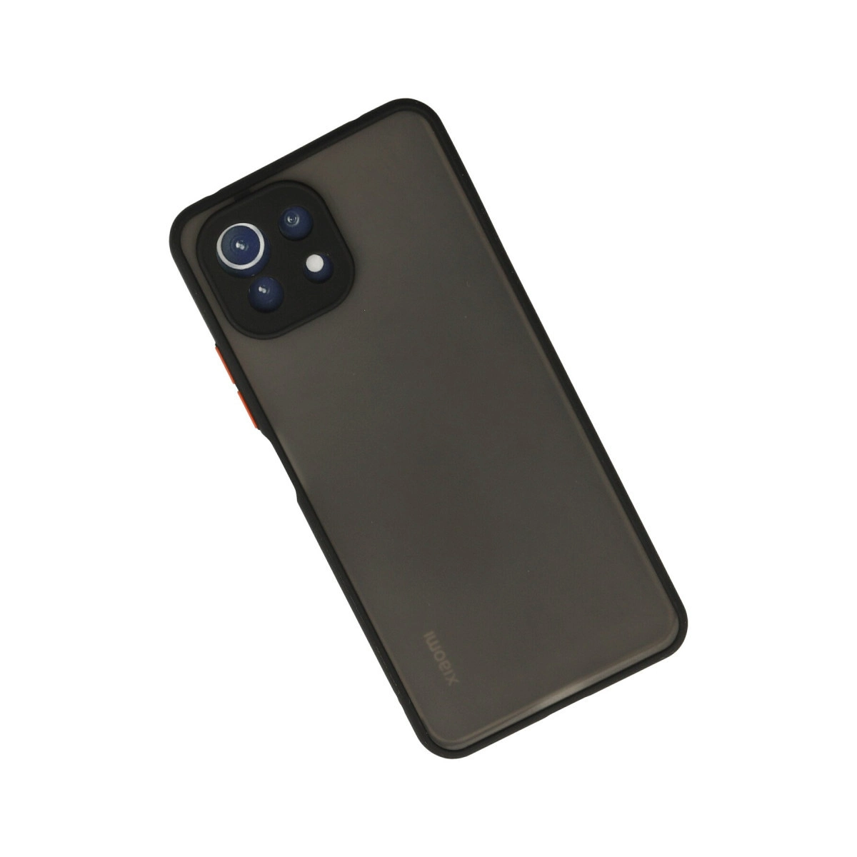 Kamera dizisi ve Xiaomi logosu bulunan koyu renkli akıllı telefon kılıfının arkası.