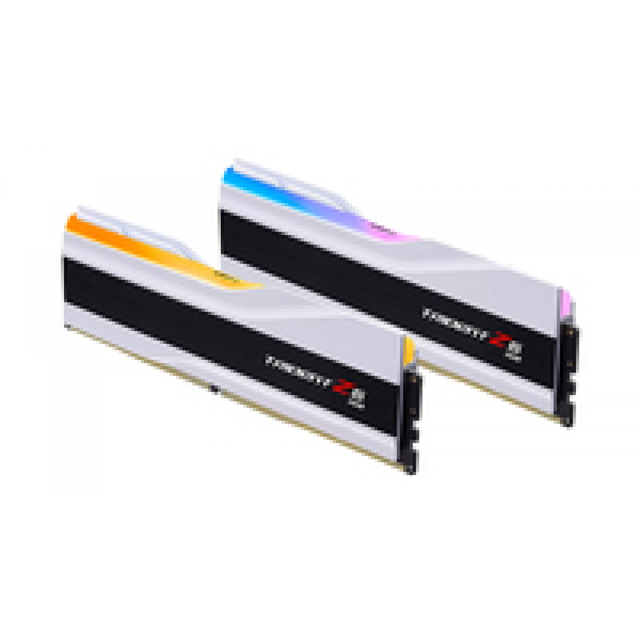 Siyah vurgulara ve RGB aydınlatmaya sahip iki beyaz RAM çubuğu.
