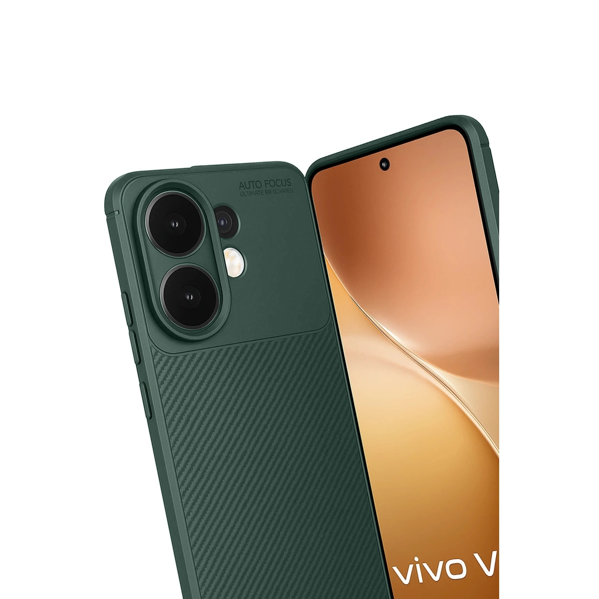 Kamera sistemli ve karbon fiber dokulu koyu yeşil telefon kılıfı. Yanında bir akıllı telefon.