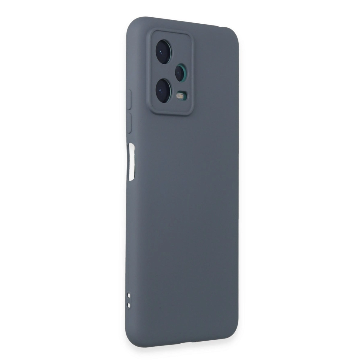 Üç kamera lensi ve flaşlı koyu gri telefon kılıfı.