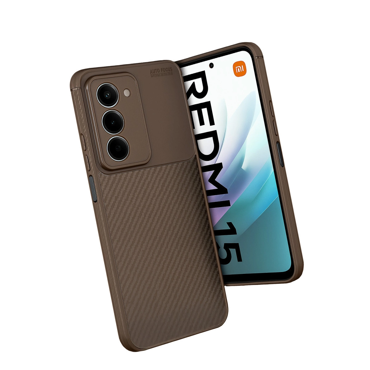 Karbon dokulu kahverengi telefon kılıfı ve yanında üç kameralı akıllı telefon.