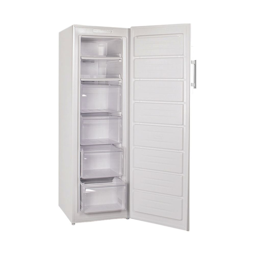 Un congelatore verticale bianco con la porta aperta, mostrando ripiani e cassetti.
