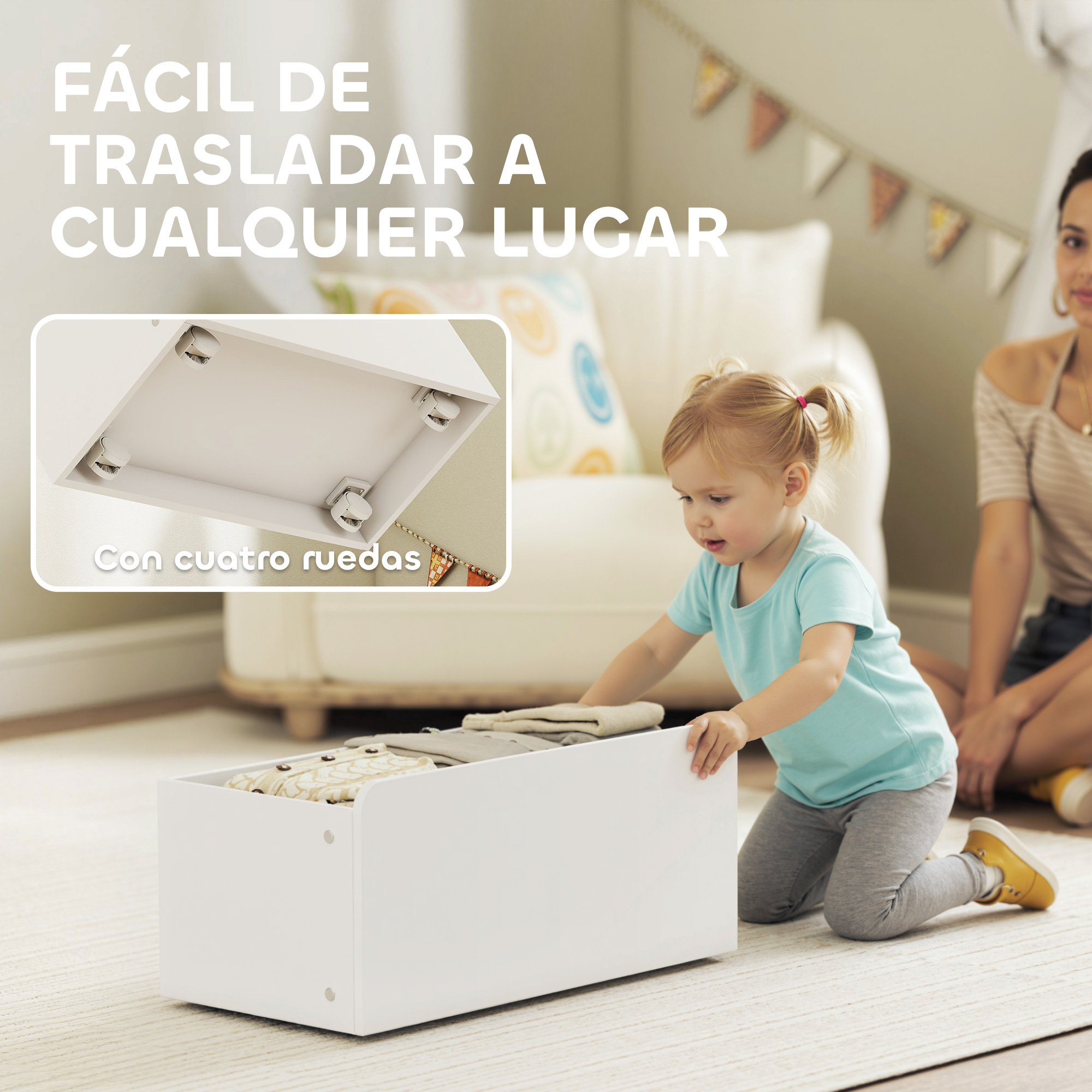 Una niña pequeña se arrodilla ante una caja blanca con ropa. Un recuadro muestra las ruedas.